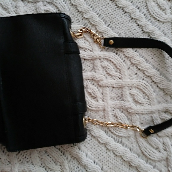 Black Purse w/ Side zipper detail - Picture 5 of 8